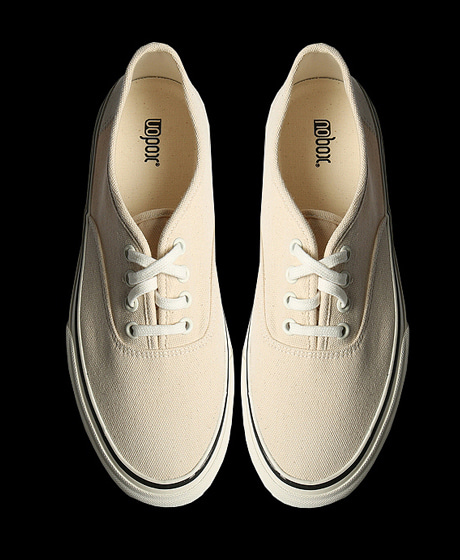 A-10842<br>데일리 컨버스 스니커즈<br>Color : 1 color<br>Material : canvas