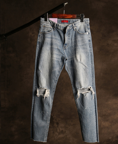 P-8991<br>무릎 데미지 데님 팬츠<br>Color : 1 color<br>Material : denim
