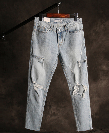 P-9139<br>데미지 워싱 연청 팬츠<br>Color : 1 color<br>Material : denim