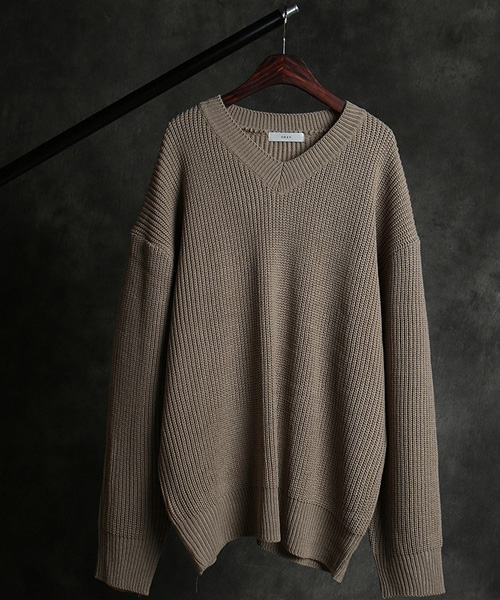 T-22442<br>twist v neck knit