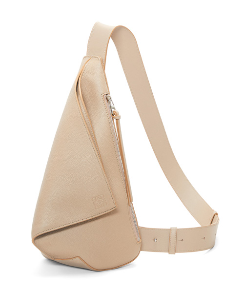 A-38608<br><b>LOEWE</b><br>안톤 슬링 백</b><br>[매장가-290만원대]