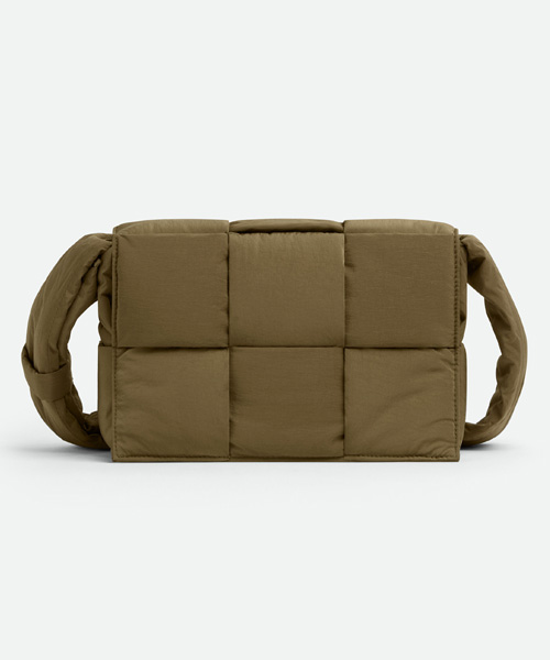 A-38473<br><b>BOTTEGA VENETA</b><br>스몰 패디드 테크 카세트</b><br>[매장가-250만원대]