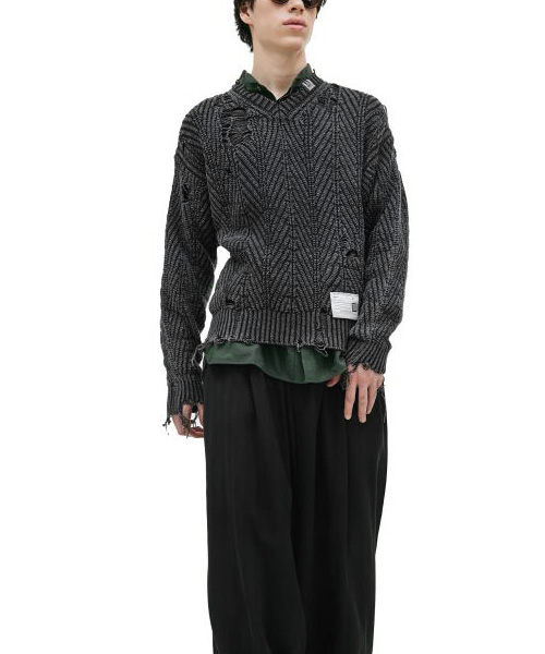 T-29059<br><b>MAISON MIHARA YASUHIRO</b><br>디스트레스 케이블 브이넥 스웨터</b><br>[매장가-100만원대]