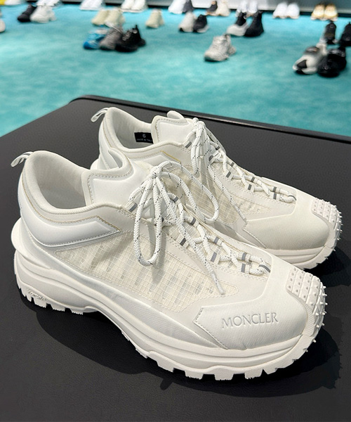 A-38343<br><b>MONCLER</b><br>트레일그립 라이트 스니커즈</b><br>[매장가-100만원대]