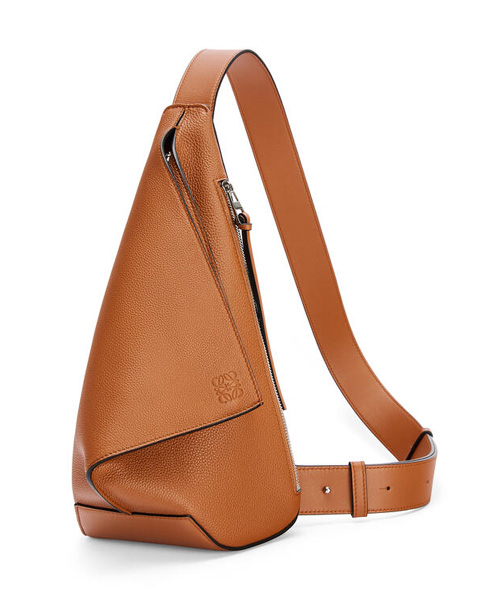 A-38606<br><b>LOEWE</b><br>안톤 슬링 백</b><br>[매장가-290만원대]