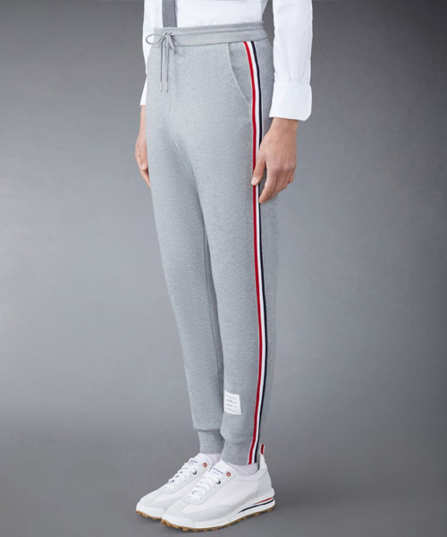 P-15241<br><b>THOM BROWNE</b><br>스트라이프 스웨트 팬츠</b><br>[매장가-100만원대]