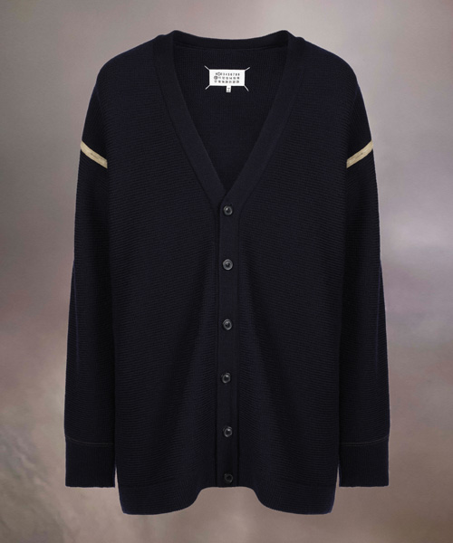 JK-22856<br><b>MAISON MARGIELA</b><br>엘보우 패치 가디건</b><br>[매장가-250만원대]