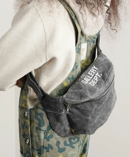 A-39320<br><b>GALLERY DEPT.</b><br>캔버스 벨트 백</b><br>[매장가-70만원대]