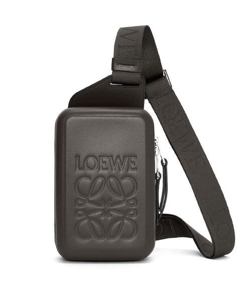 A-39311<br><b>LOEWE</b><br>몰드 슬링 백</b><br>[매장가-200만원대]