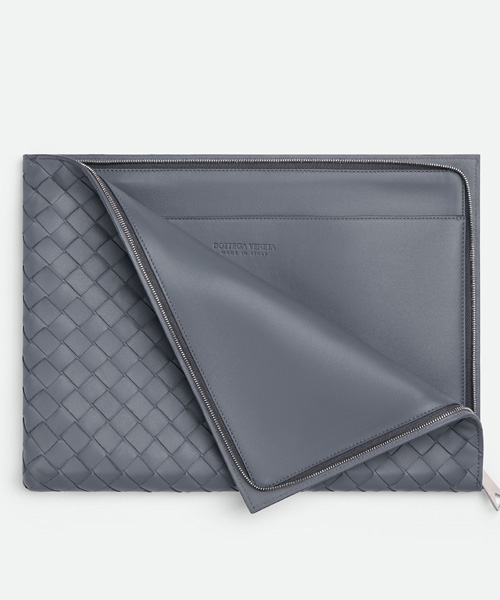 A-38964<br><b>BOTTEGA VENETA</b><br>인트레치아토 하프 지퍼 파우치</b><br>[매장가-200만원대]