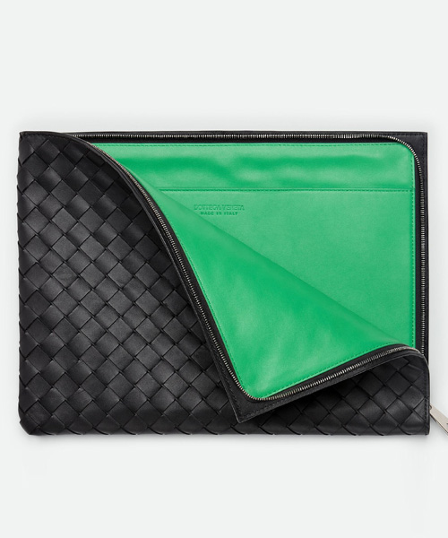A-38959<br><b>BOTTEGA VENETA</b><br>인트레치아토 하프 지퍼 파우치</b><br>[매장가-200만원대]