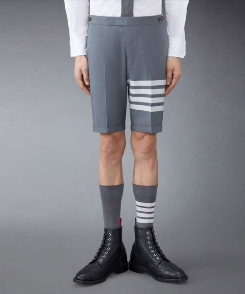 P-15395<br><b>THOM BROWNE</b><br>미디엄 그레이 플레인 위브 수팅 4-바 쇼츠</b><br>[매장가-190만원대]