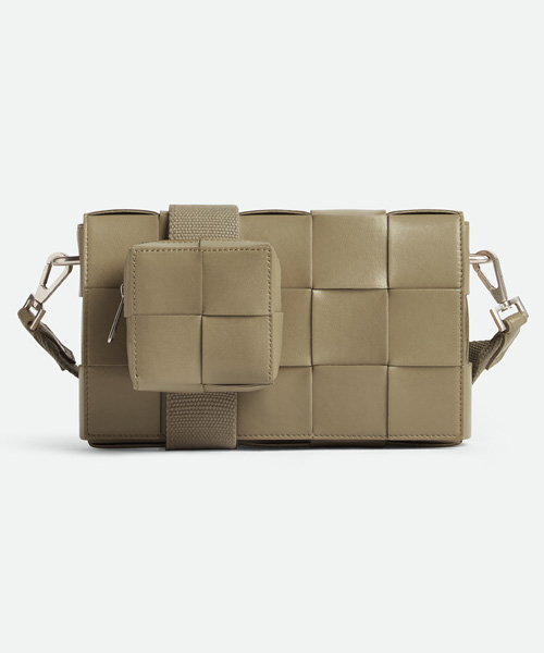 A-39187<br><b>BOTTEGA VENETA</b><br>버서타일 스트랩 카세트</b><br>[매장가-300만원대]