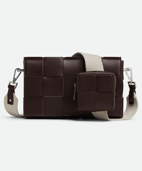 A-39258<br><b>BOTTEGA VENETA</b><br>버서타일 스트랩 카세트</b><br>[매장가-350만원대]
