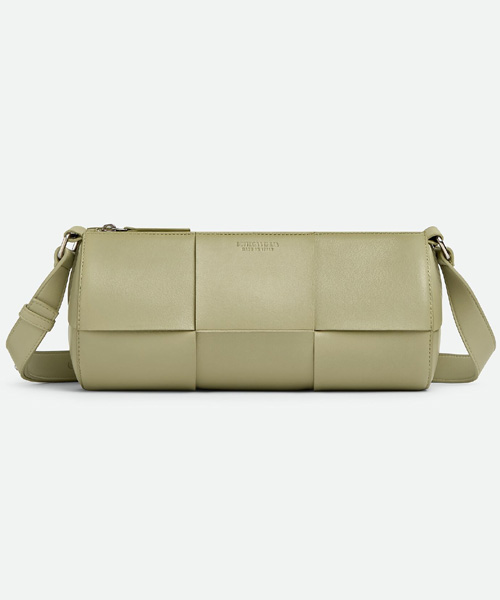 A-39290<br><b>BOTTEGA VENETA</b><br>미디엄 카세트</b><br>[매장가-300만원대]