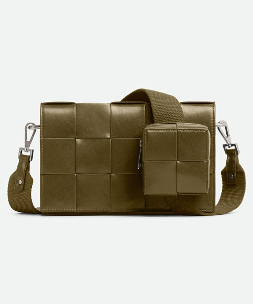 A-39257<br><b>BOTTEGA VENETA</b><br>버서타일 스트랩 카세트</b><br>[매장가-350만원대]