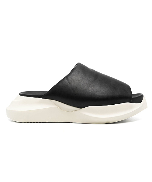 A-39128<br><b>RICK OWENS</b><br>CHUNKY SOLE SLIP-ON LEATHER SANDALS</b><br>[매장가-100만원대]