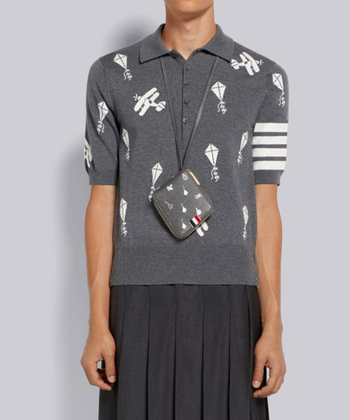 T-29300<br><b>THOM BROWNE</b><br>파인 메리노 울 하프드롭 스카이 아이콘 4바 폴로셔츠</b><br>[매장가-150만원대]