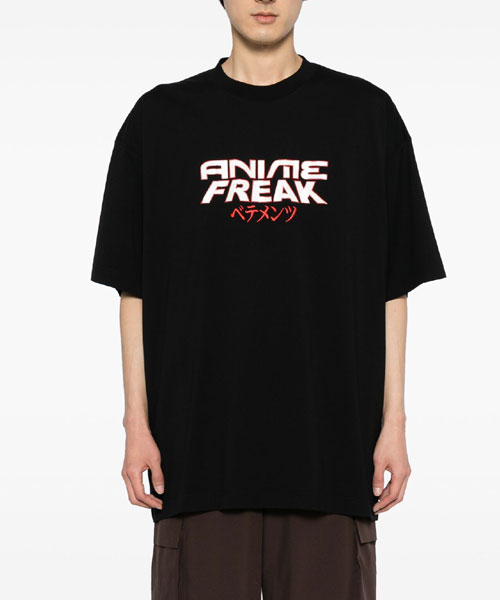 T-29600<br><b>VETEMENTS</b><br>애니메 프릭 티셔츠</b><br>[매장가-100만원대]