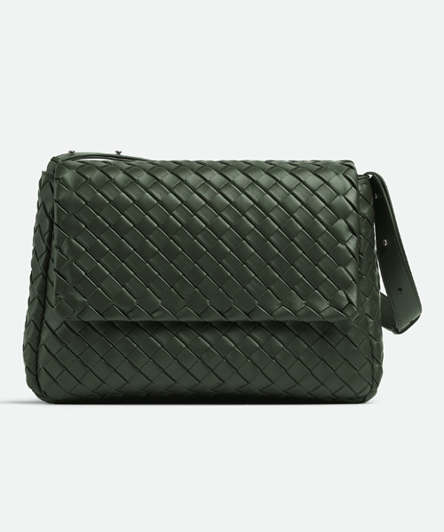 A-39626<br><b>BOTTEGA VENETA</b><br>라지 코블 메신저 백</b><br>[매장가-600만원대]