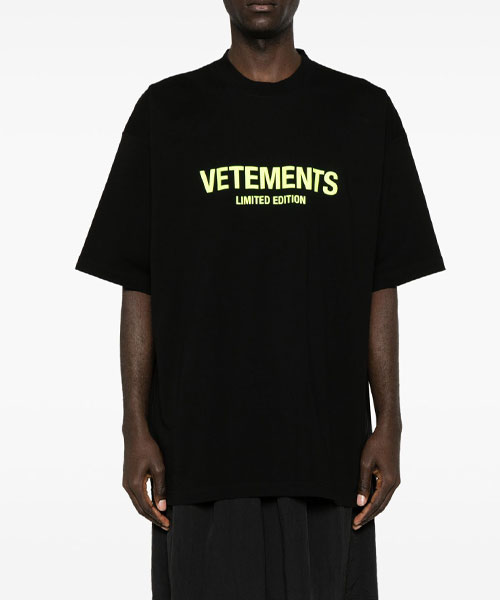 T-29602<br><b>VETEMENTS</b><br>로고 프린트 티셔츠</b><br>[매장가-100만원대]