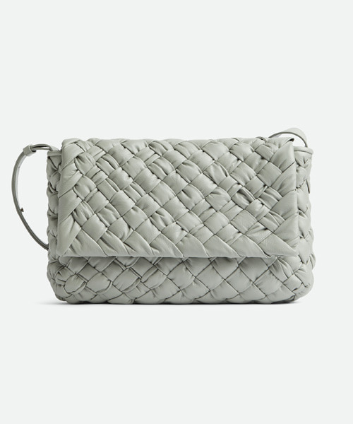 A-40095<br><b>BOTTEGA VENETA</b><br>럼플 메신저 백</b><br>[매장가-500만원대]