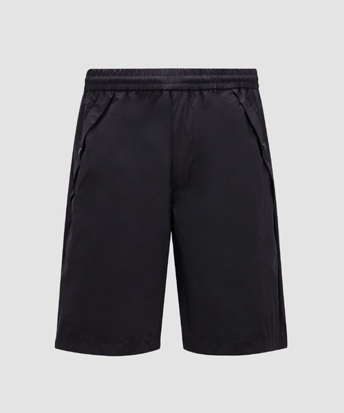 P-15666<br><b>MONCLER</b><br>로고 패치 버뮤다 쇼츠</b><br>[매장가-90만원대]