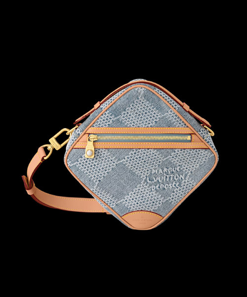 A-40463<br><b>LOUIS VUITTON</b><br>체스 메신저</b><br>[매장가-400만원대]