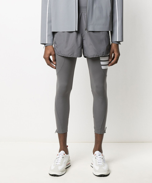 P-15728<br><b>THOM BROWNE</b><br>플라이웨이트 테크 4-바 러닝 쇼츠</b><br>[매장가-90만원대]