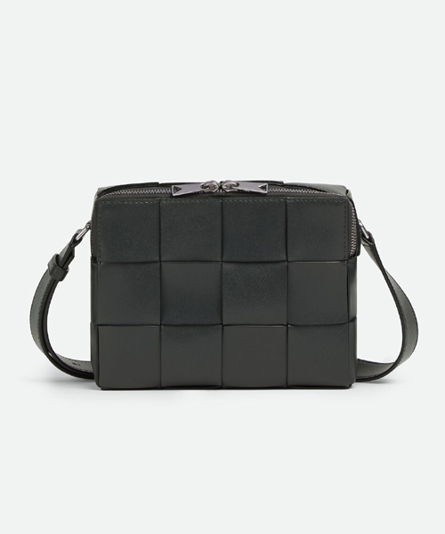 A-41063<br><b>BOTTEGA VENETA</b><br>카세트 카메라 백</b><br>[매장가-350만원대]