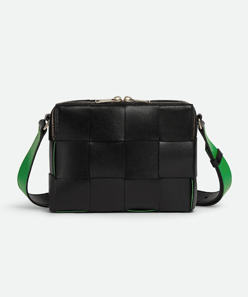 A-41070<br><b>BOTTEGA VENETA</b><br>카세트 카메라 백</b><br>[매장가-350만원대]