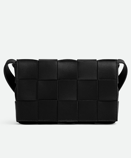 A-40879<br><b>BOTTEGA VENETA</b><br>카세트 백</b><br>[매장가-370만원대]