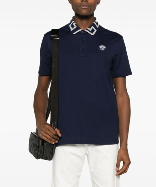 T-30200<br><b>VERSACE</b><br>시그니처 자수 폴로 셔츠</b><br>[매장가-70만원대]