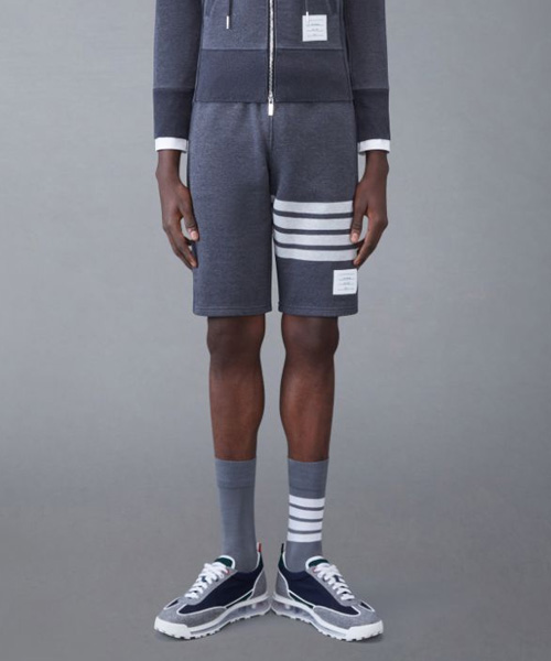 P-15832<br><b>THOM BROWNE</b><br>클래식 4-바 스웨트쇼츠</b><br>[매장가-100만원대]