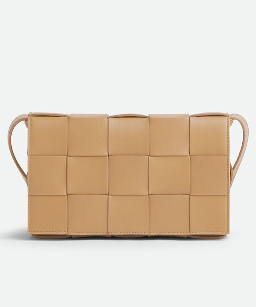 A-40882<br><b>BOTTEGA VENETA</b><br>카세트 백</b><br>[매장가-370만원대]