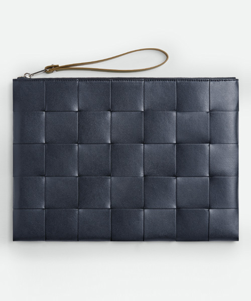 A-40710<br><b>BOTTEGA VENETA</b><br>카세트 라지 플랫 파우치</b><br>[매장가-260만원대]