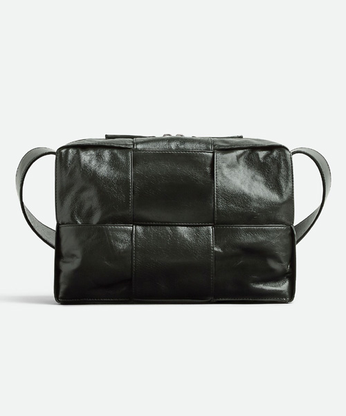 A-41060<br><b>BOTTEGA VENETA</b><br>아르코 카메라 미디엄 백</b><br>[매장가-400만원대]