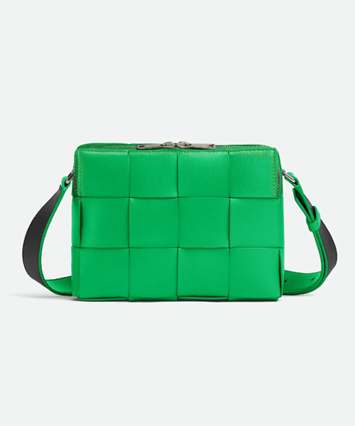 A-41069<br><b>BOTTEGA VENETA</b><br>카세트 카메라 백</b><br>[매장가-350만원대]