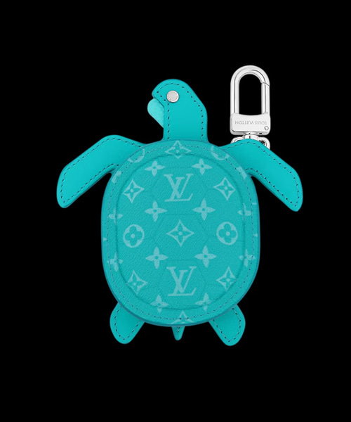 A-41400<br><b>LOUIS VUITTON</b><br>LV 터틀 파우치 백 참</b><br>[매장가-120만원대]