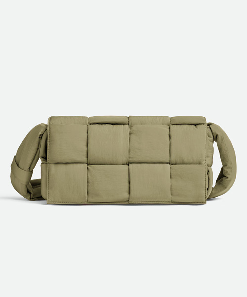 A-41881<br><b>BOTTEGA VENETA</b><br>패딩 테크 카세트 백</b><br>[매장가-280만원대]