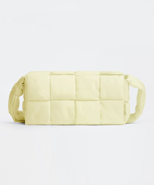 A-41888<br><b>BOTTEGA VENETA</b><br>패딩 테크 카세트 백</b><br>[매장가-280만원대]