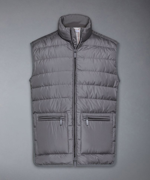 JK-23669<br><b>THOM BROWNE</b><br>나일론 테크 퍼넬 넥 다운 베스트</b><br>[매장가-240만원대]