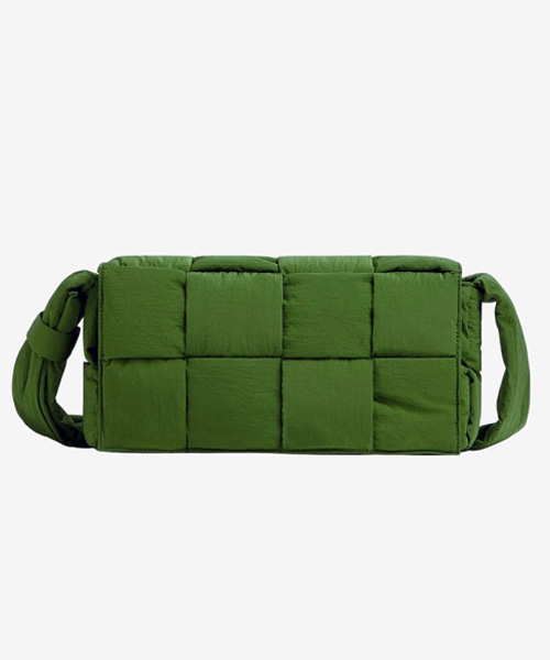 A-41879<br><b>BOTTEGA VENETA</b><br>패딩 테크 카세트 백</b><br>[매장가-280만원대]