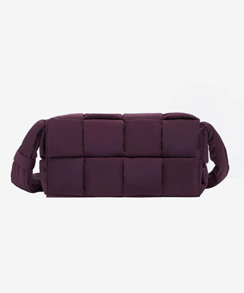 A-41887<br><b>BOTTEGA VENETA</b><br>패딩 테크 카세트 백</b><br>[매장가-280만원대]