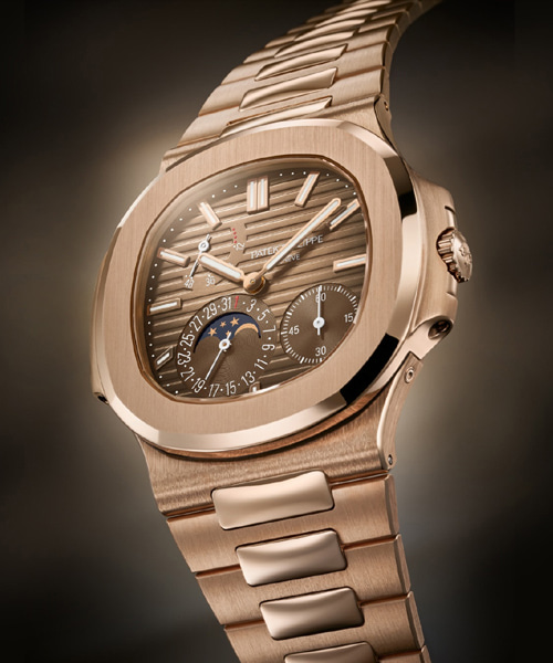 A-41842<br><b>PATEK PHILIPPE</b><br>노틸러스 5712 금통 브라운 다디얼</b><br>[매장가-4억원대]