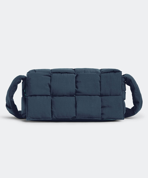 A-41893<br><b>BOTTEGA VENETA</b><br>패딩 테크 카세트 백</b><br>[매장가-280만원대]