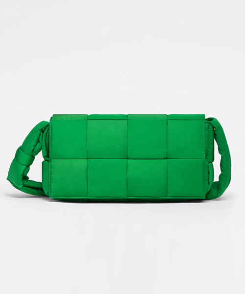 A-41883<br><b>BOTTEGA VENETA</b><br>패딩 테크 카세트 백</b><br>[매장가-280만원대]