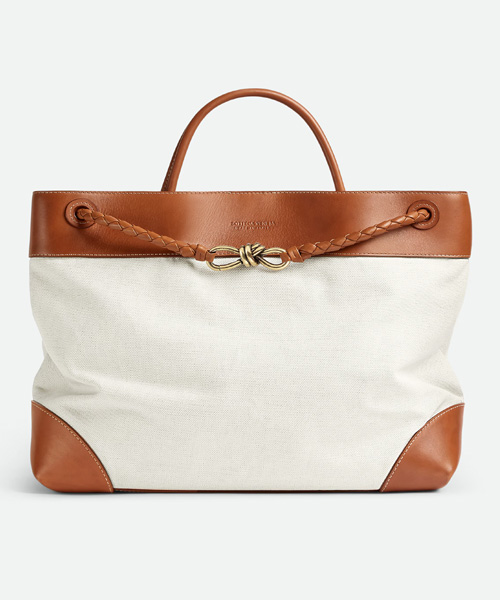 A-41860<br><b>BOTTEGA VENETA</b><br>라지 안디아모 백팩</b><br>[매장가-1000만원대]