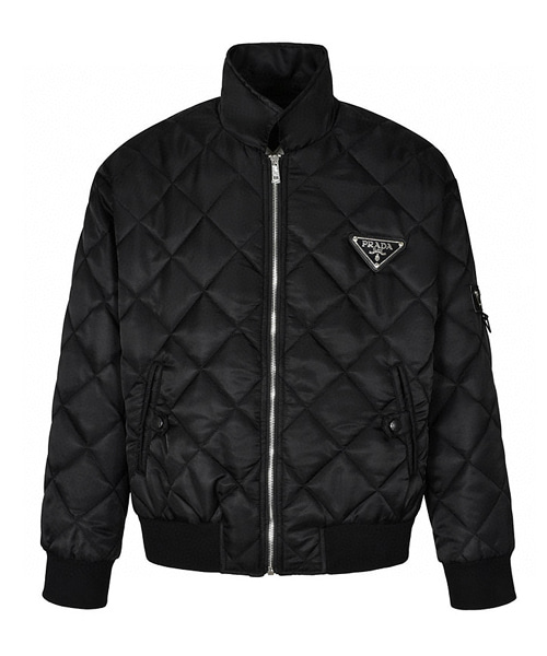 JK-24250<br><b>PRADA</b><br>트라이앵글 패치 퀄팅 블루종 재킷</b><br>[매장가-700만원대]