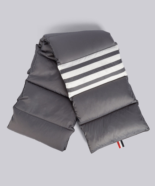 A-42378<br><b>THOM BROWNE</b><br>나일론 4-바 다운 스카프</b><br>[매장가-80만원대]